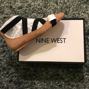 BNWT NINE WEST TAN & BLACK FLATS.